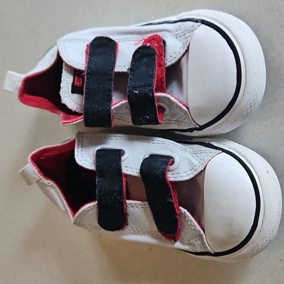 Toddler Converse Sneakers - Picture 2 of 14
